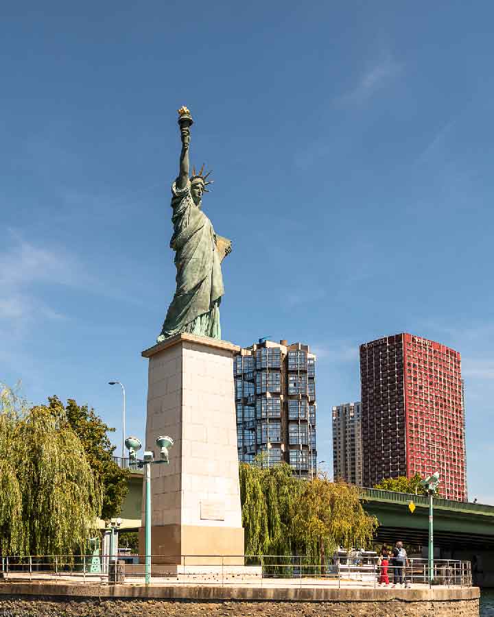 decouverte de paris statue de la liberté ile aux cygnes